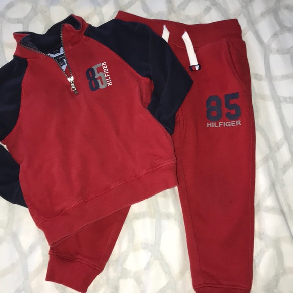 hilfiger sweat suit